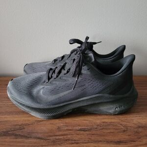 NIKE Air Zoom Winflo 7 running shoes in black anthracite colour